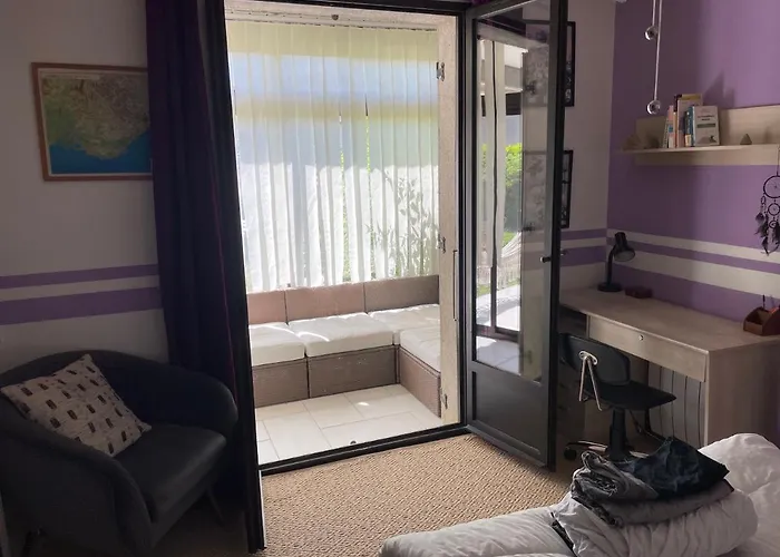 Holiday home Maison Avec Jardin *